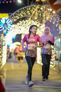 BIB: 1821
                            <button type="button" onclick="openModal(24740896)" class="btn btn-primary btn-sm float-right btn-popup" data-toggle="modal" data-target=".modal-high-quality">
                        <i class="fas fa-shopping-cart"></i> Add to Cart
                    </button>
                                            <button type="button" onclick="isThisMe(24740896, true)" class="btn btn-success btn-sm float-right btn-popup btn-isme hidden" data-toggle="tooltip" data-placement="bottom" title="นี่คือรูปของคุณใช่ไหม คลิกที่นี่เพื่อเอาเข้าอัลบั้ม">
                        <i class="fas fa-plus"></i> Add to album
                    </button>
                    <button type="button" onclick="isThisMe(24740896, false)" class="btn btn-warning btn-sm float-right btn-popup btn-isnotme hidden">
                        <i class="fas fa-ban"></i> Remove from album
                    </button>